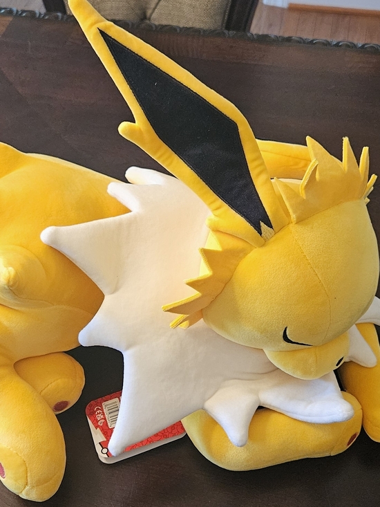 Pokemon Other - Pokemon Bright Yellow & White Jolteon Plush 18"